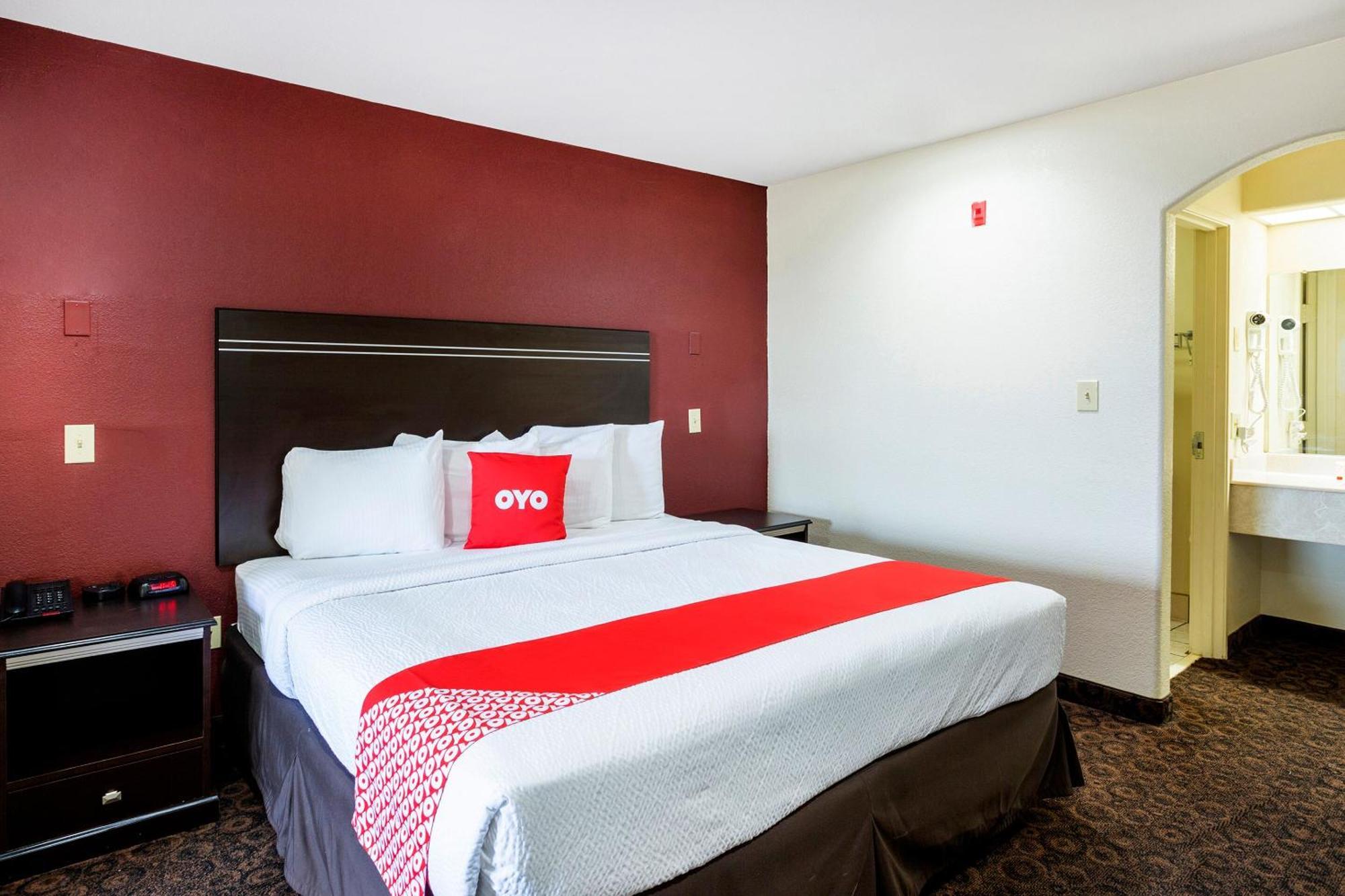 פורט אלן Oyo Hotel Lsu מראה חיצוני תמונה