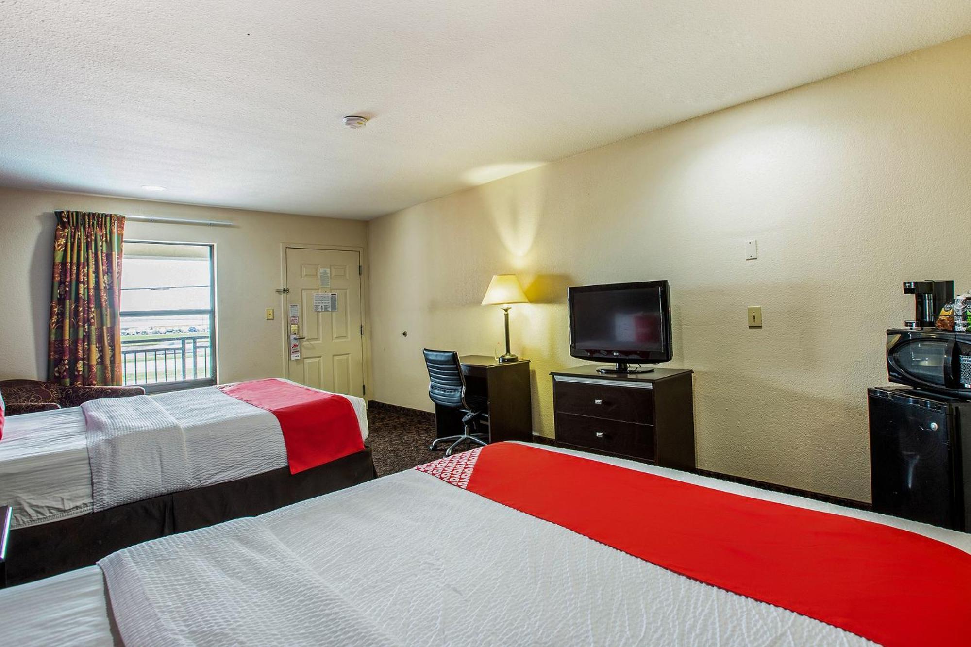 פורט אלן Oyo Hotel Lsu מראה חיצוני תמונה