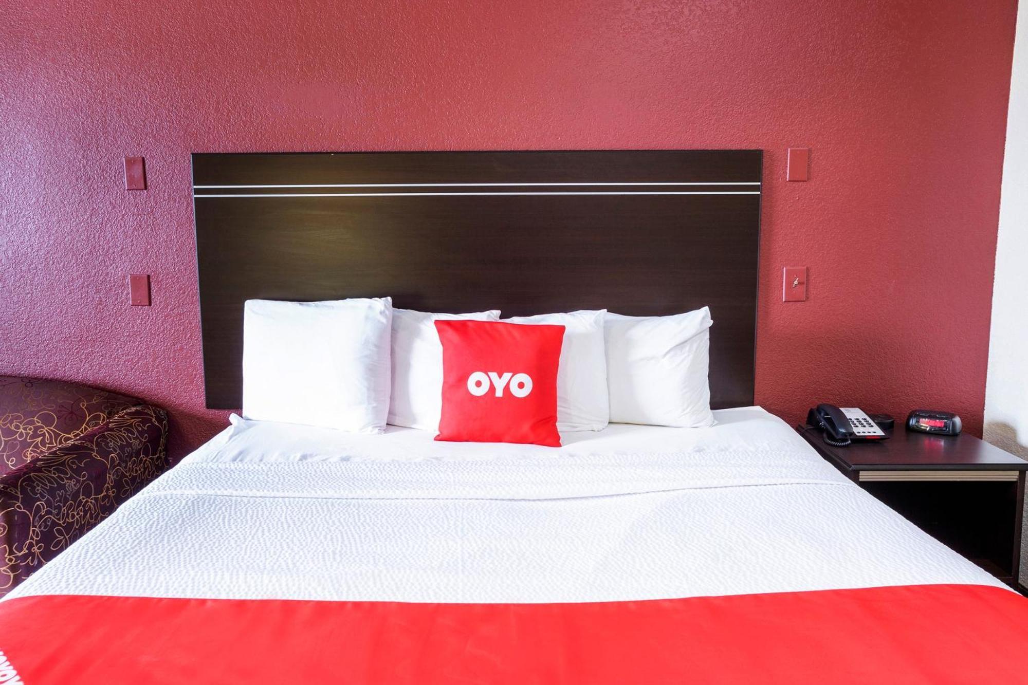 פורט אלן Oyo Hotel Lsu מראה חיצוני תמונה